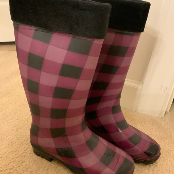 Black and Purple Plaid Rain boots size 7 Good Preowned Condition. - Picture 2 of 10